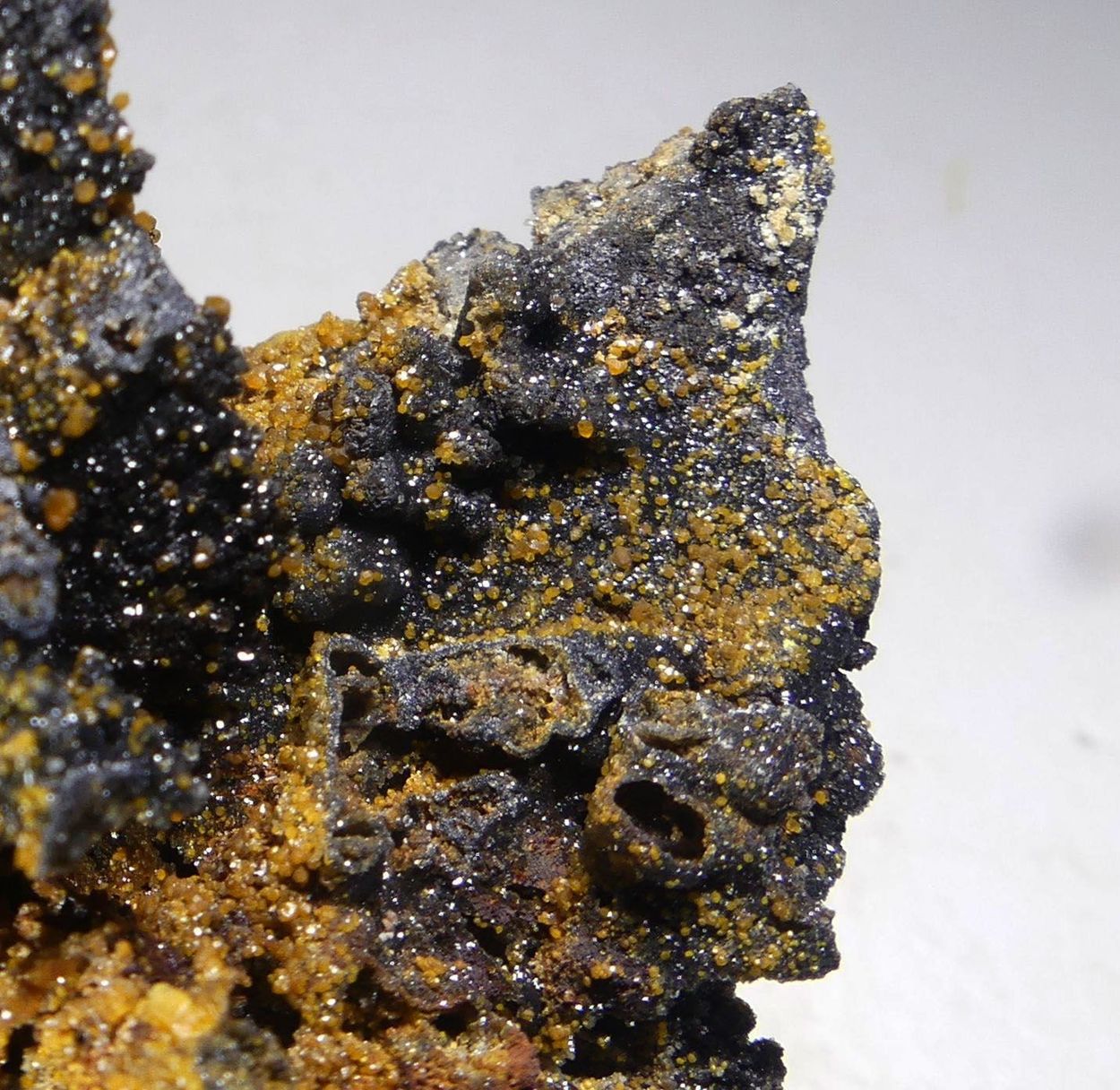 Willemite Psm Descloizite With Wulfenite