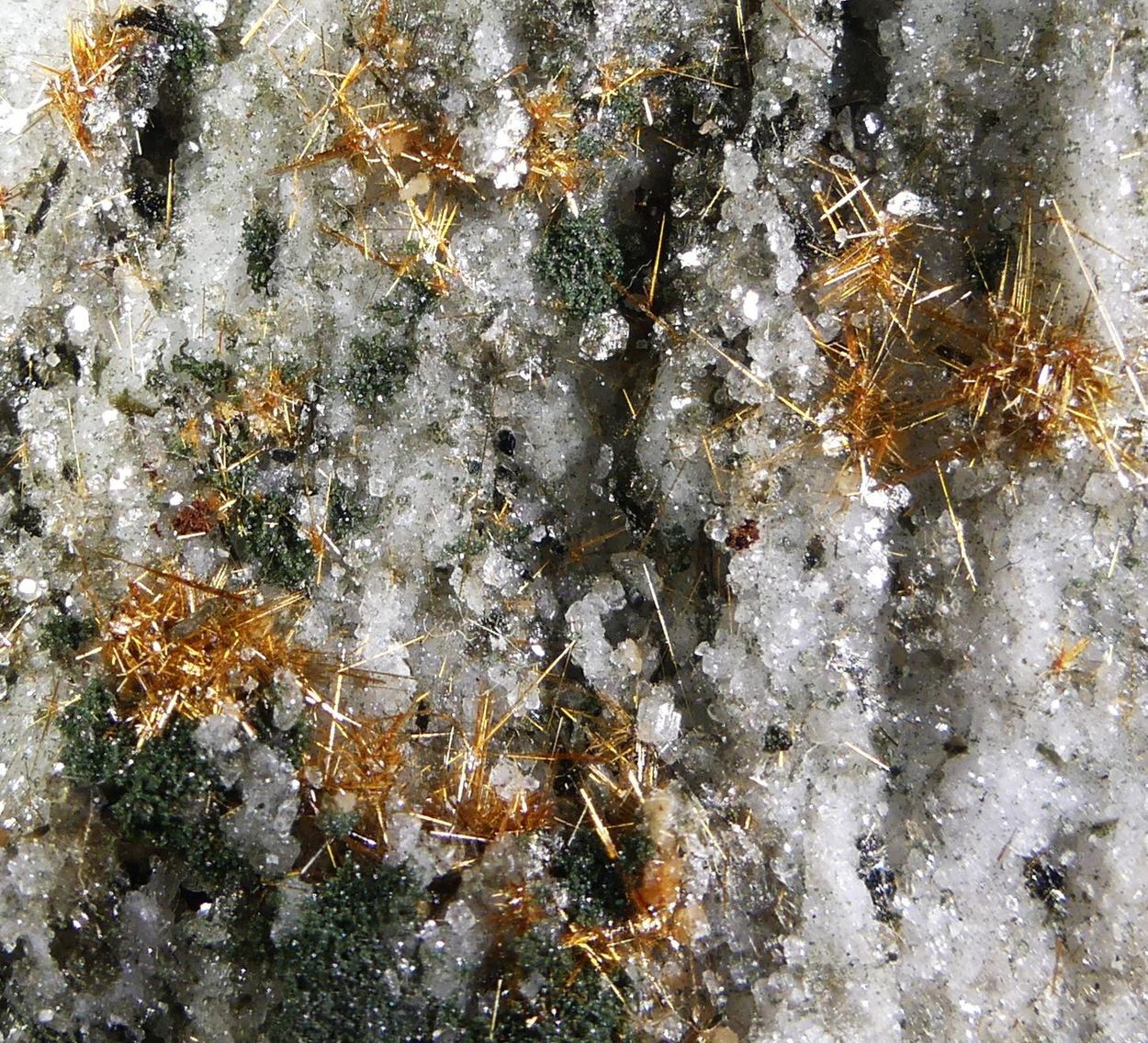 Rutile Adularia & Chlorite