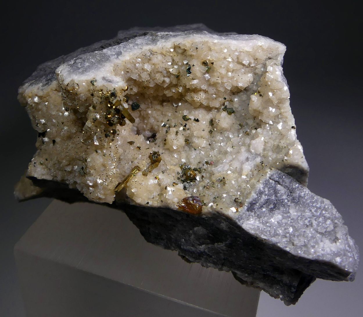 Pyrite Chalcopyrite & Sphalerite On Dolomite