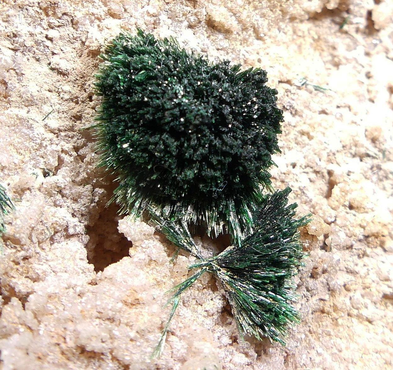 Malachite On Dolomite