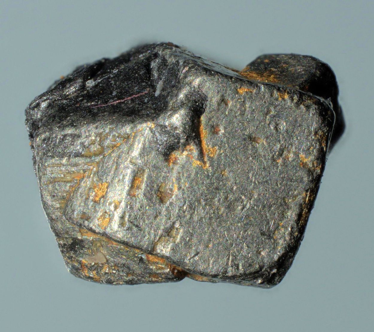Isoferroplatinum With Native Gold