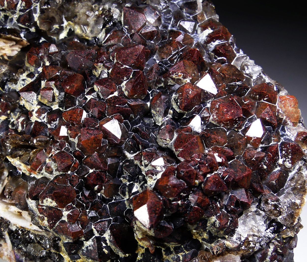 Eisenkiesel With Baryte On Fluorite