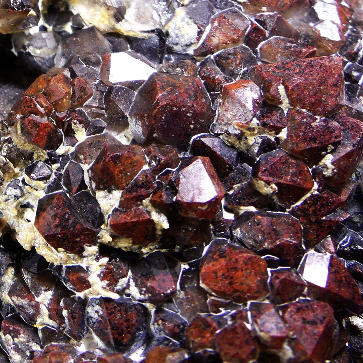 Eisenkiesel With Baryte On Fluorite