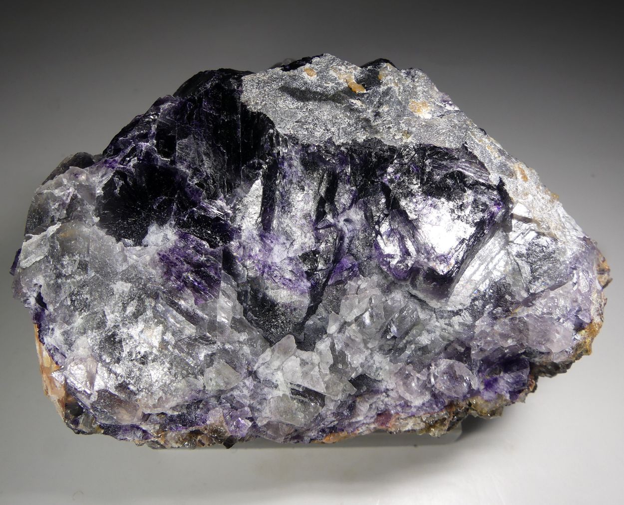 Eisenkiesel With Baryte On Fluorite