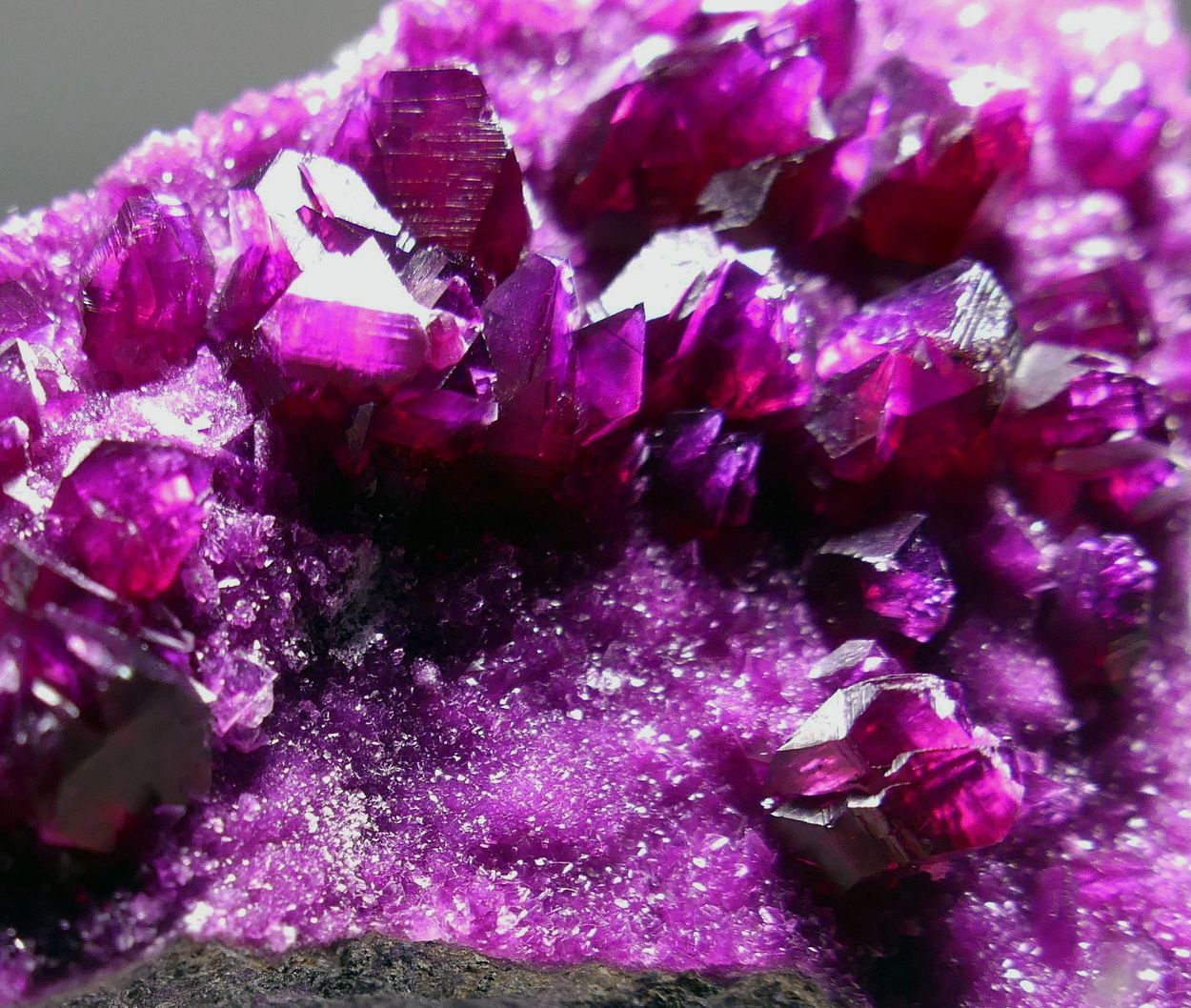 Kämmererite On Chromite