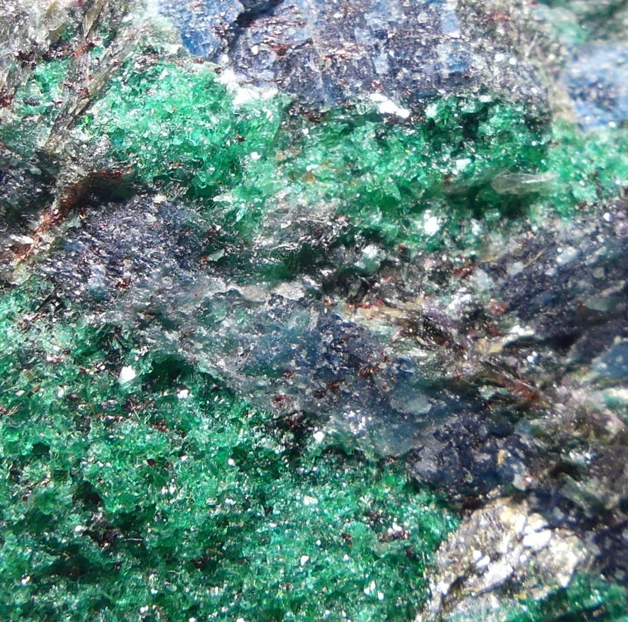 Kyanite & Fuchsite