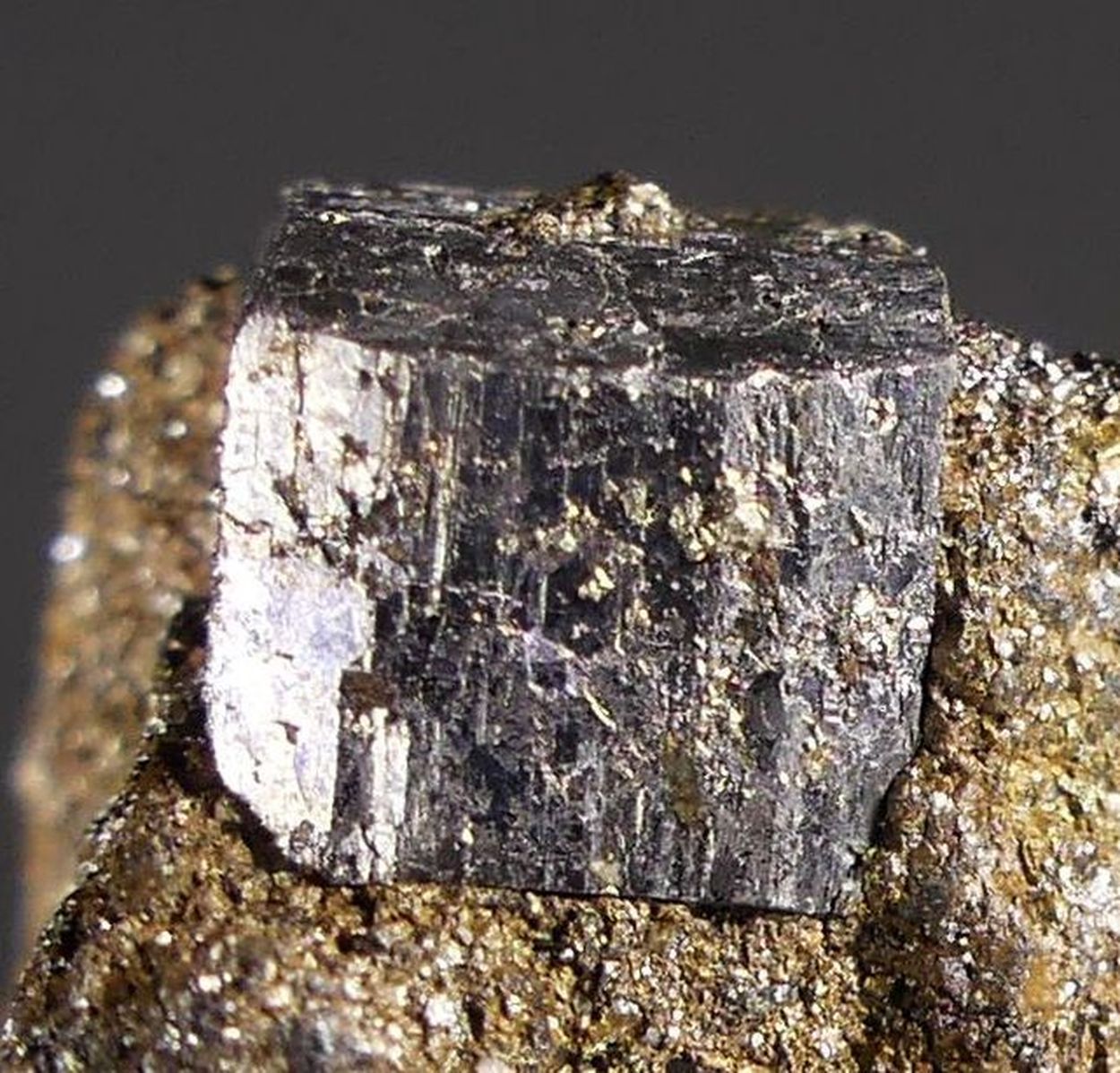 Cobaltite On Pyrrhotite