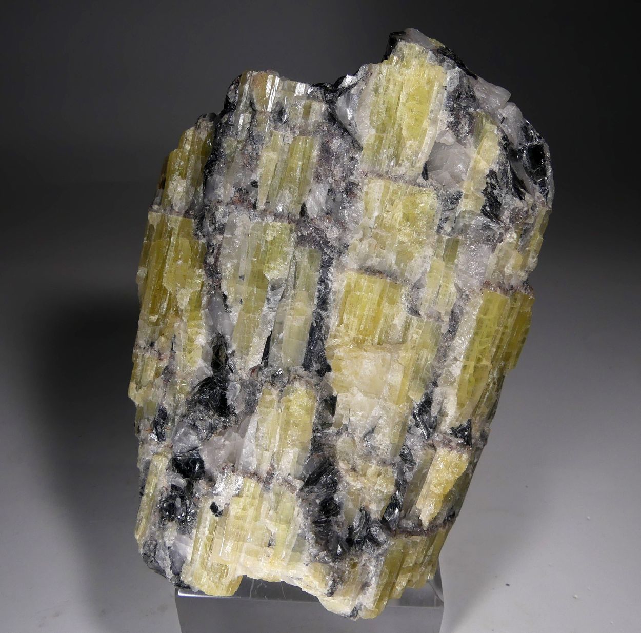 Topaz Var Pyknite With Zinnwaldite