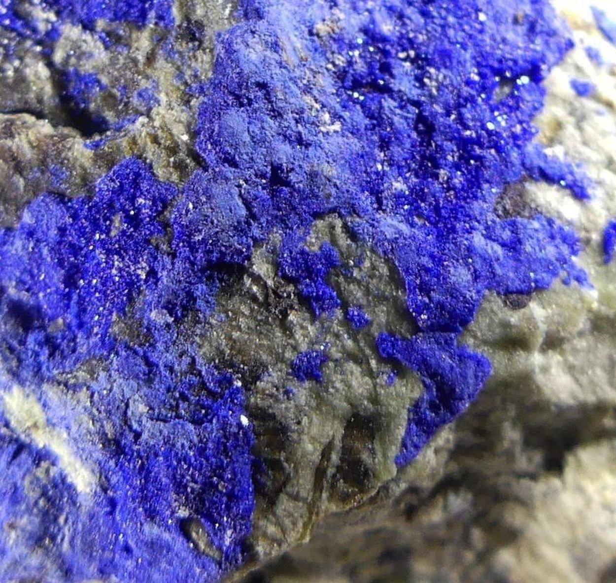 Callaghanite & Hydromagnesite