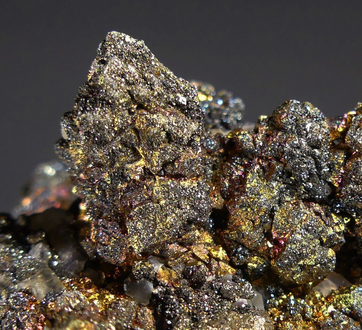 Chalcopyrite On Calcite