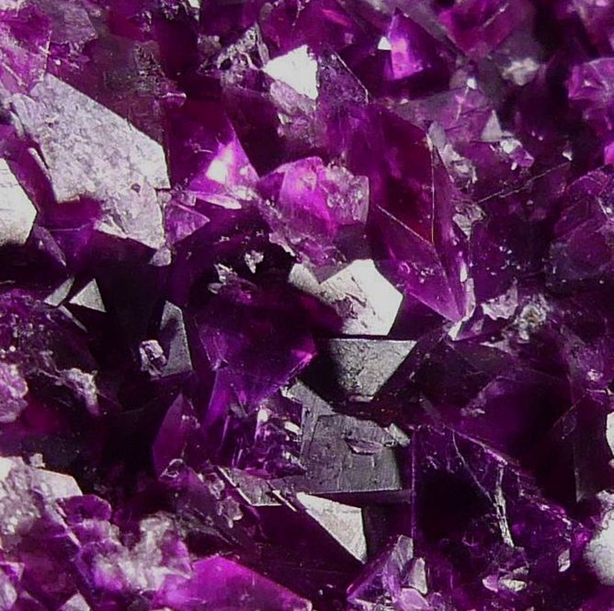 Kämmererite On Chromite