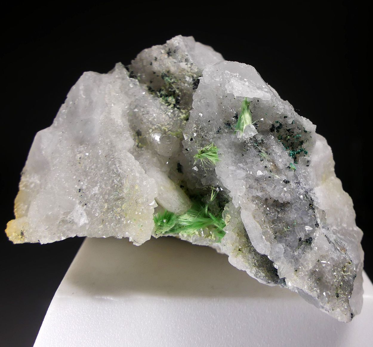 Agardite-(Ce)