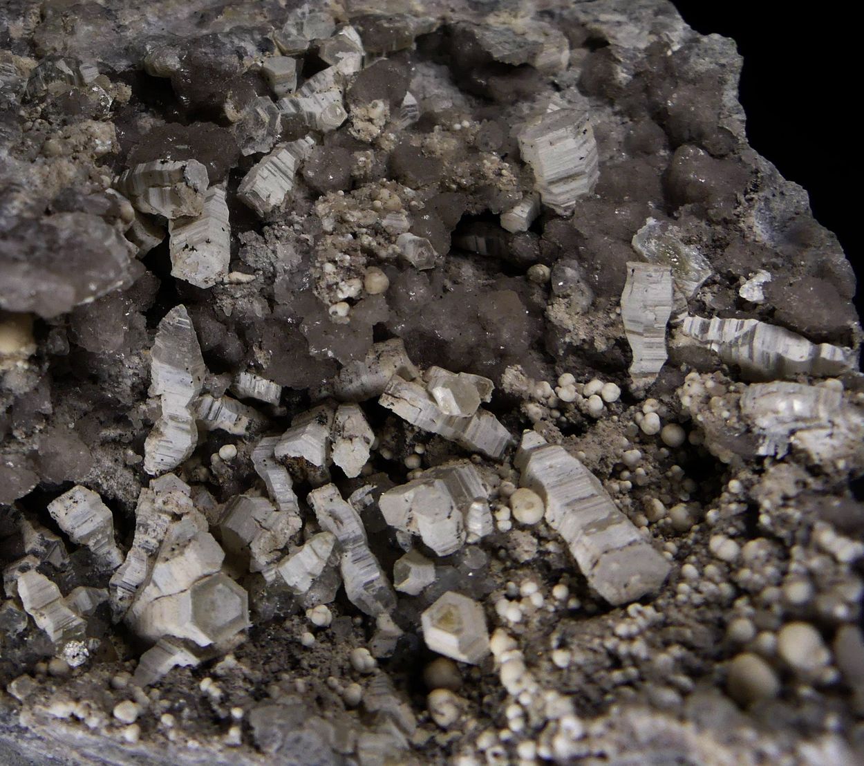 Weloganite & Dresserite