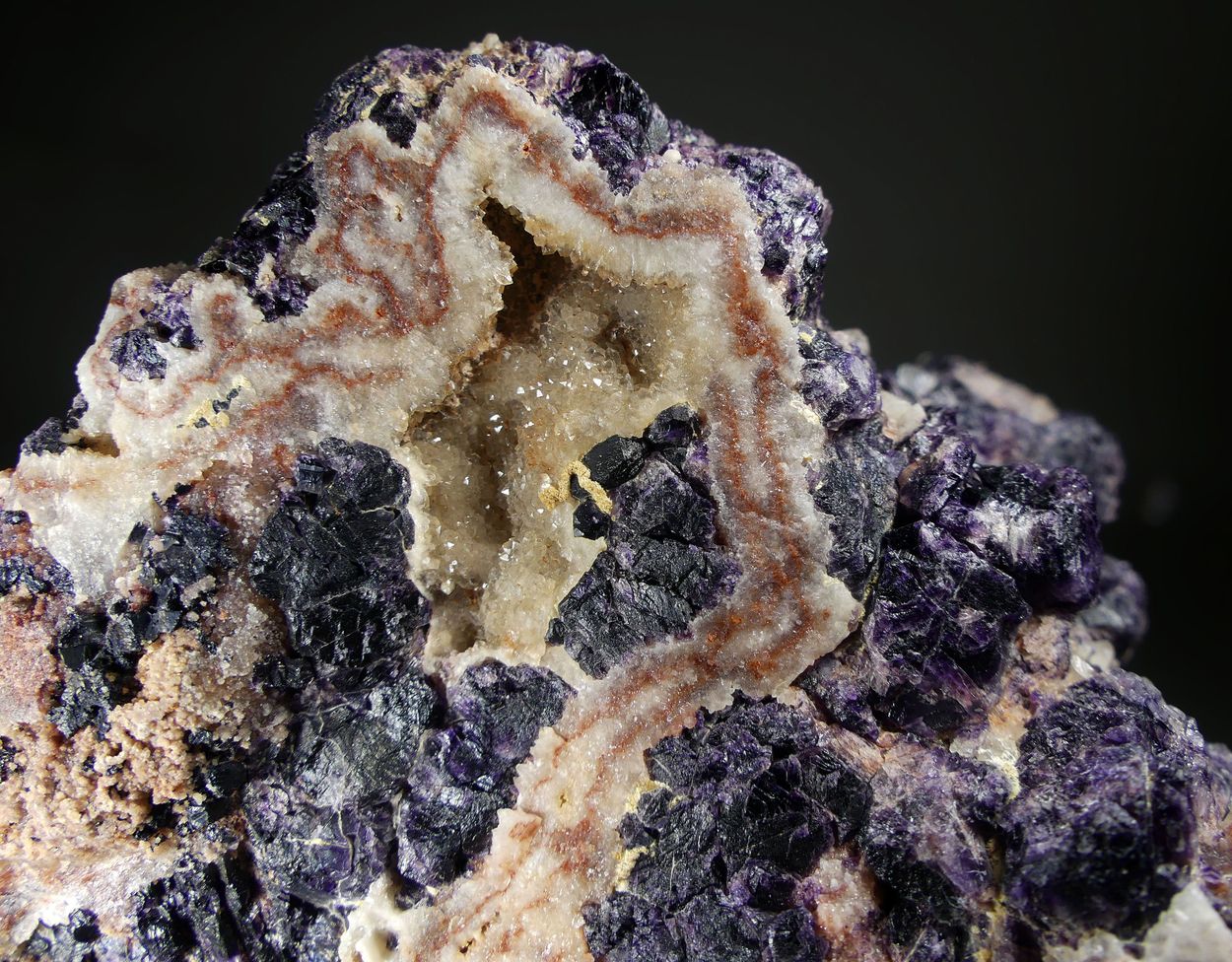 Fluorite Var Antozonite With Eisenkiesel