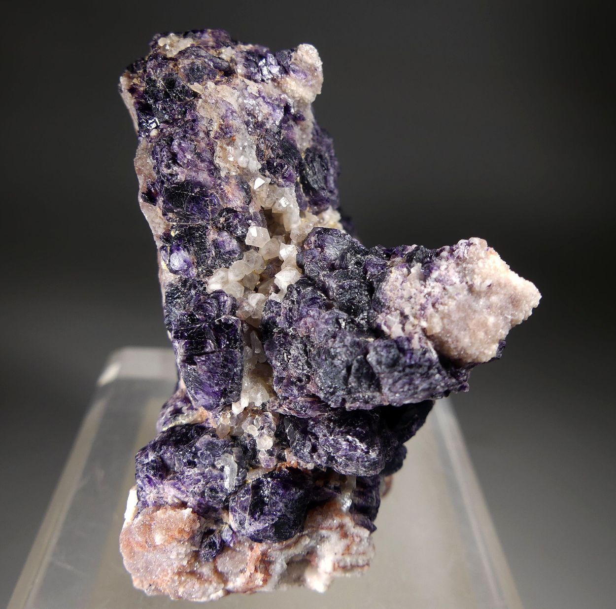 Fluorite Var Antozonite With Eisenkiesel