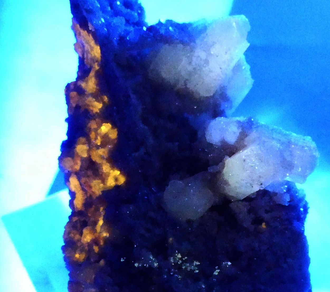 Tarnowitzite On Willemite & Dolomite