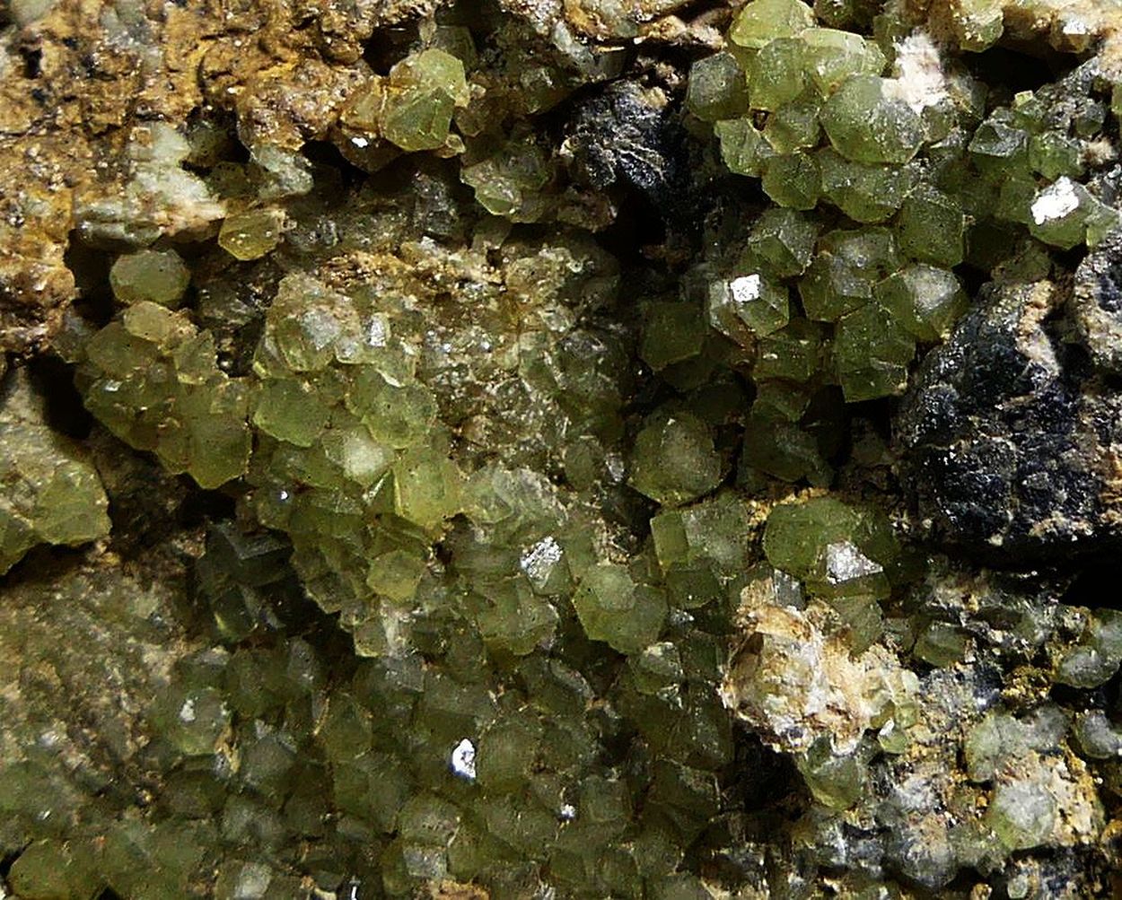 Topazolite