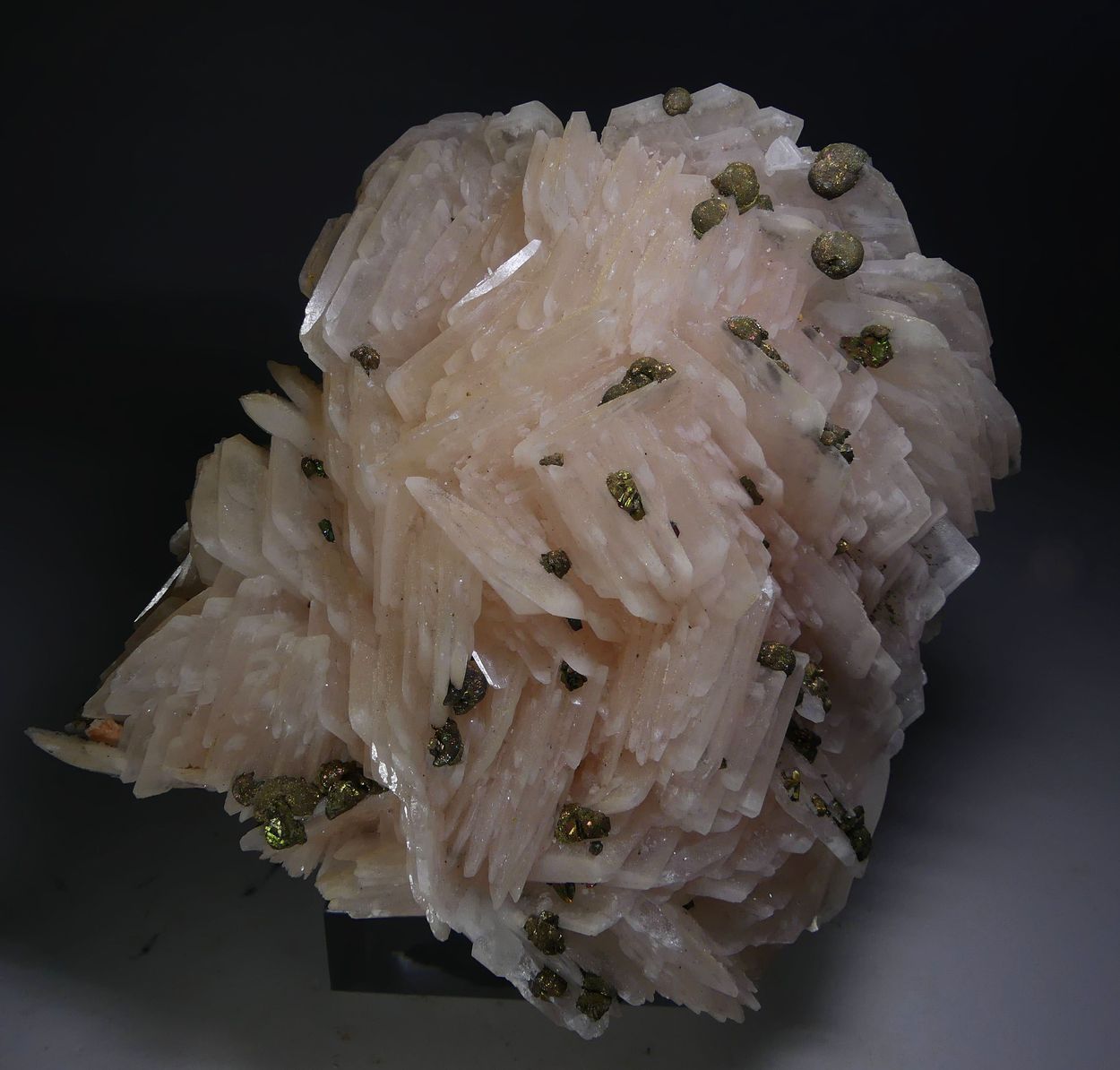 Baryte With Chalcopyrite Var Blister Copper