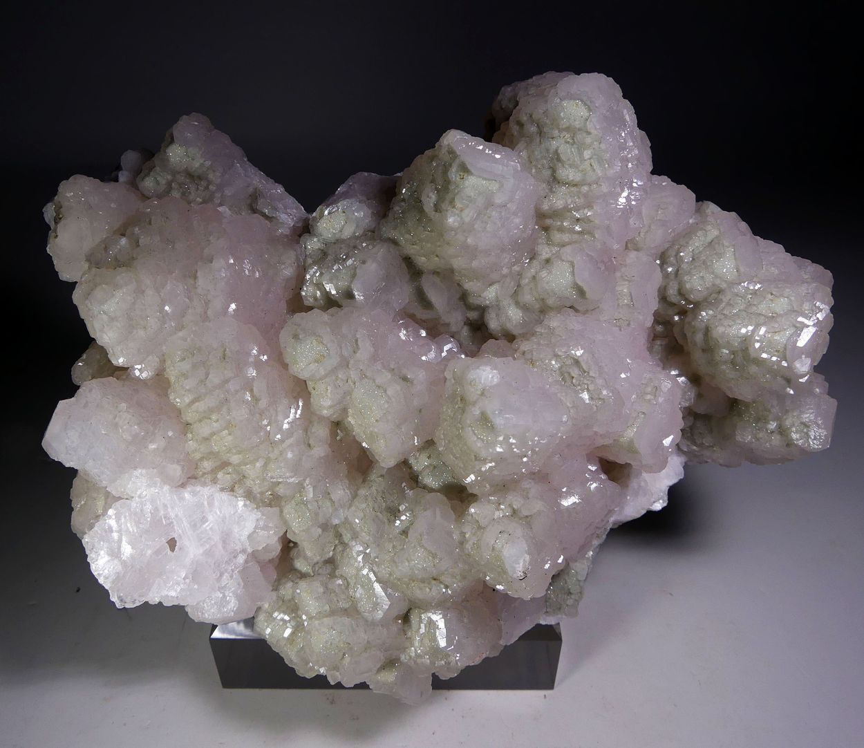 Manganoan Calcite