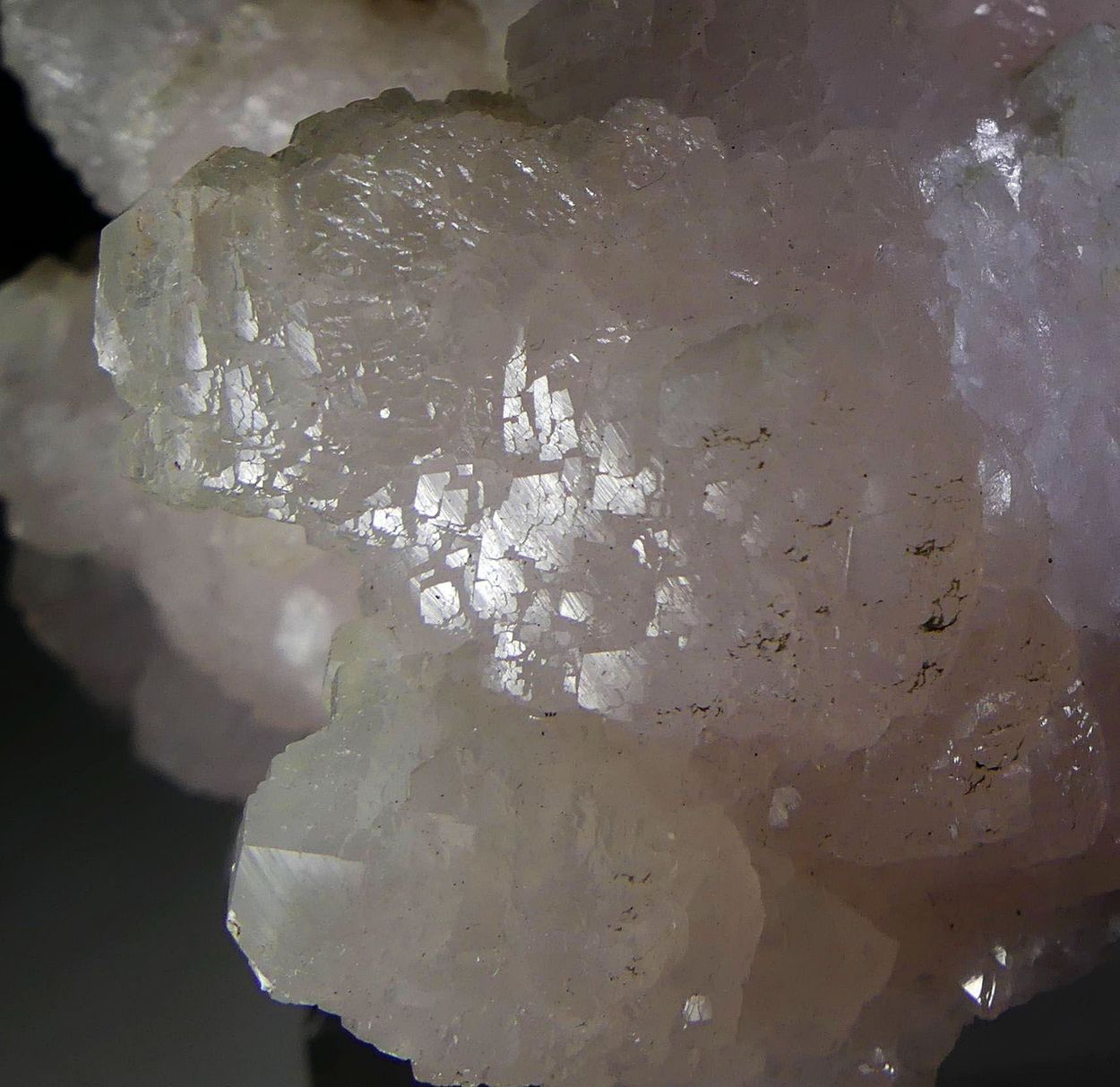 Manganoan Calcite