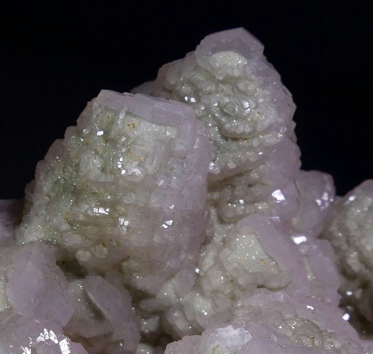 Manganoan Calcite