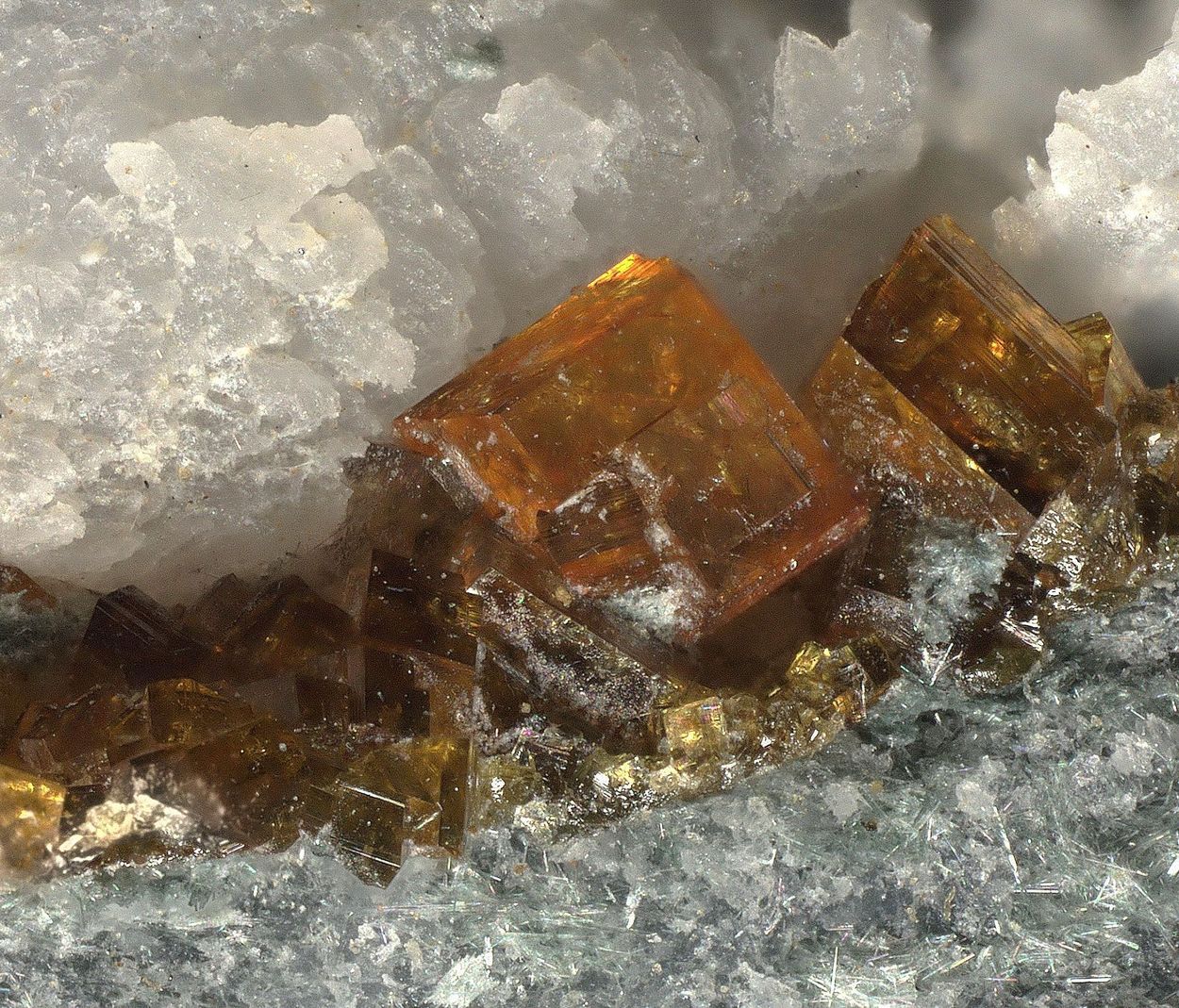 Joaquinite On Crossite & Natrolite