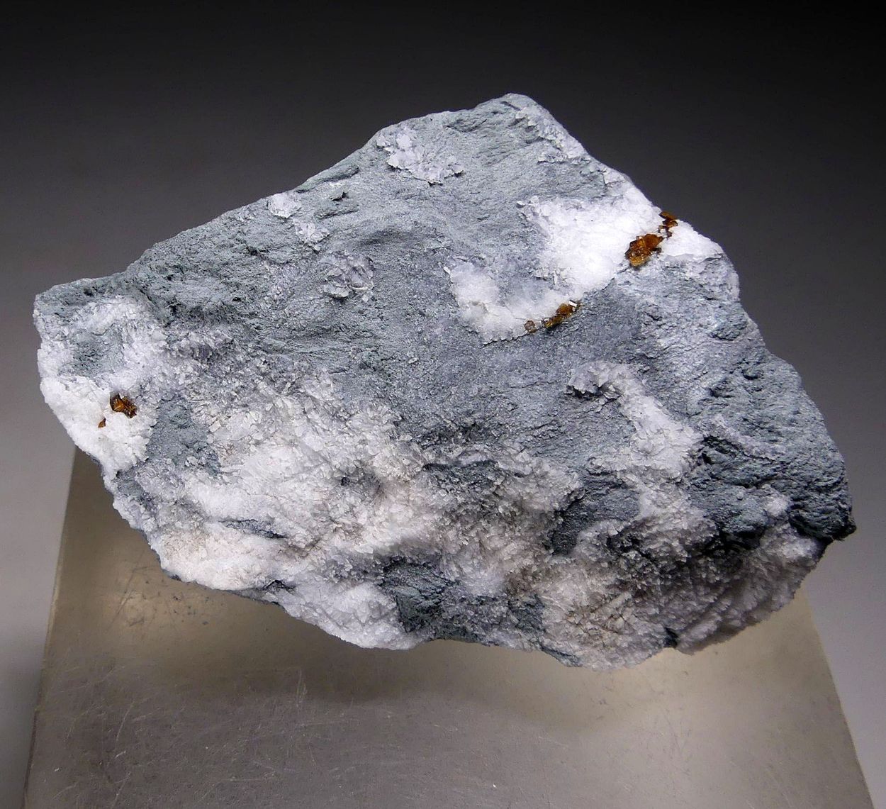 Joaquinite On Crossite & Natrolite