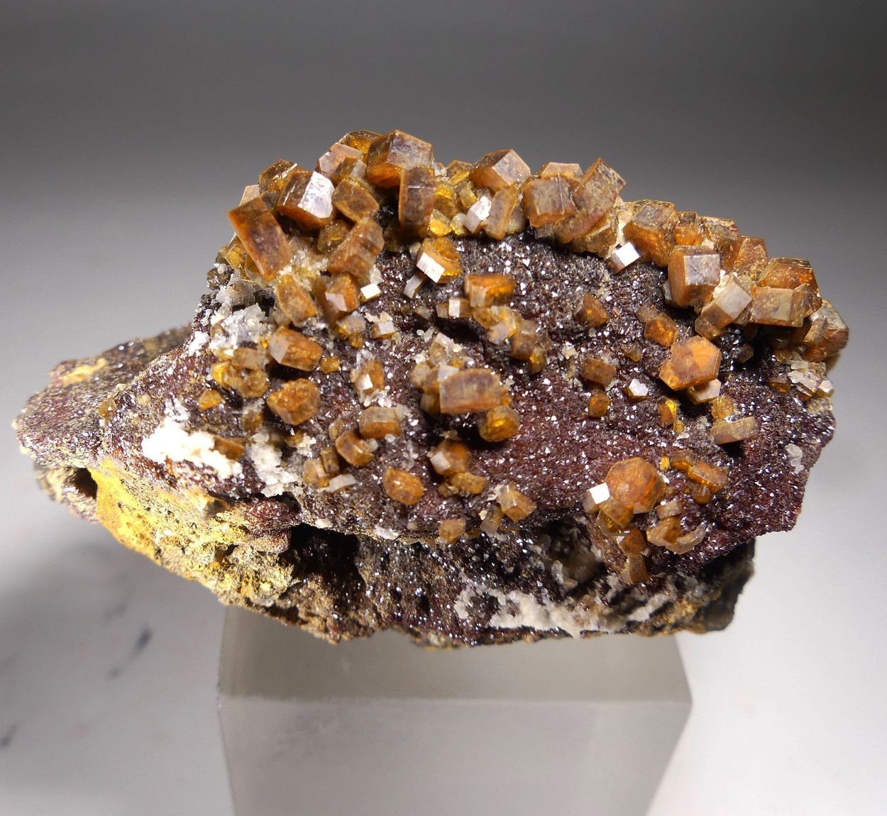 Vanadinite On Descloizite