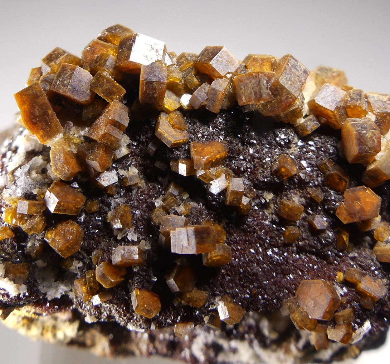 Vanadinite On Descloizite