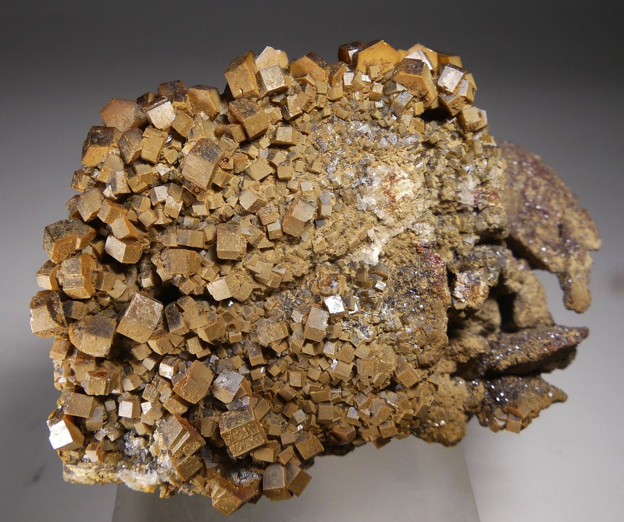 Vanadinite On Descloizite