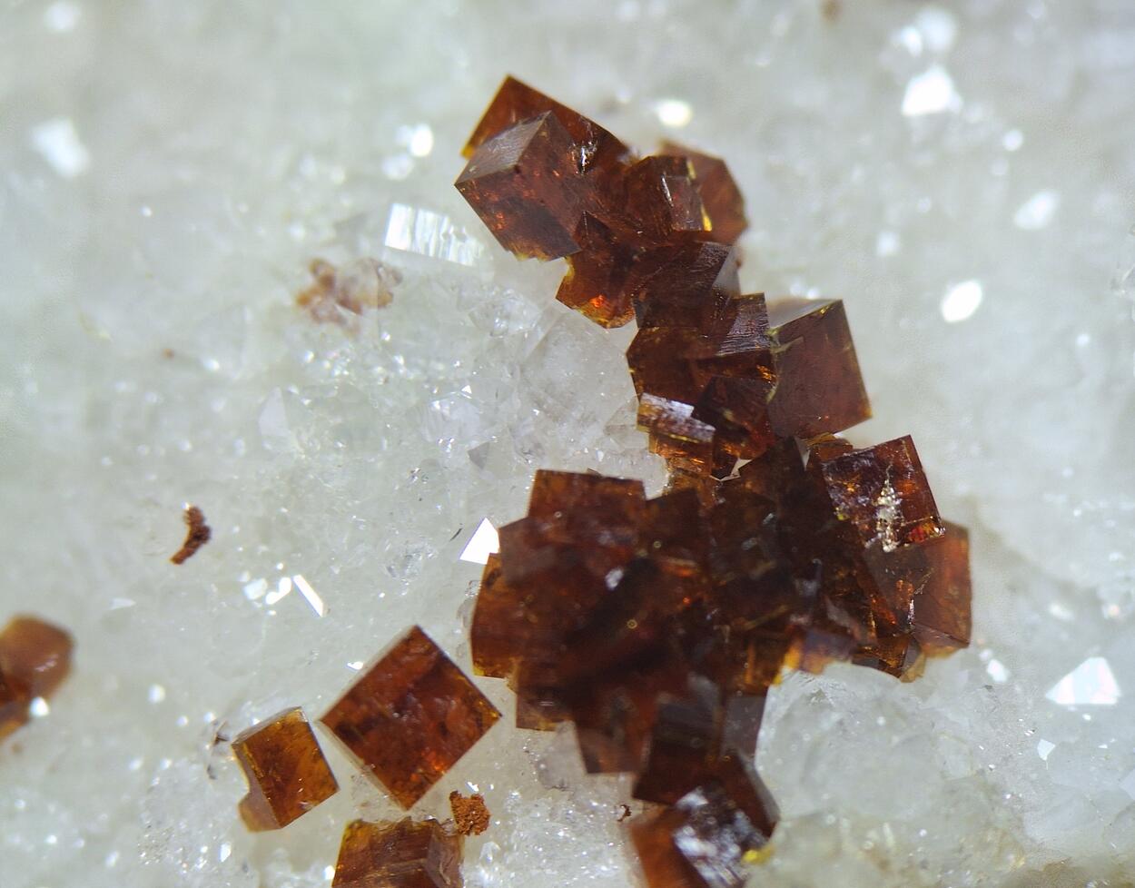 Bariopharmacosiderite & Scorodite