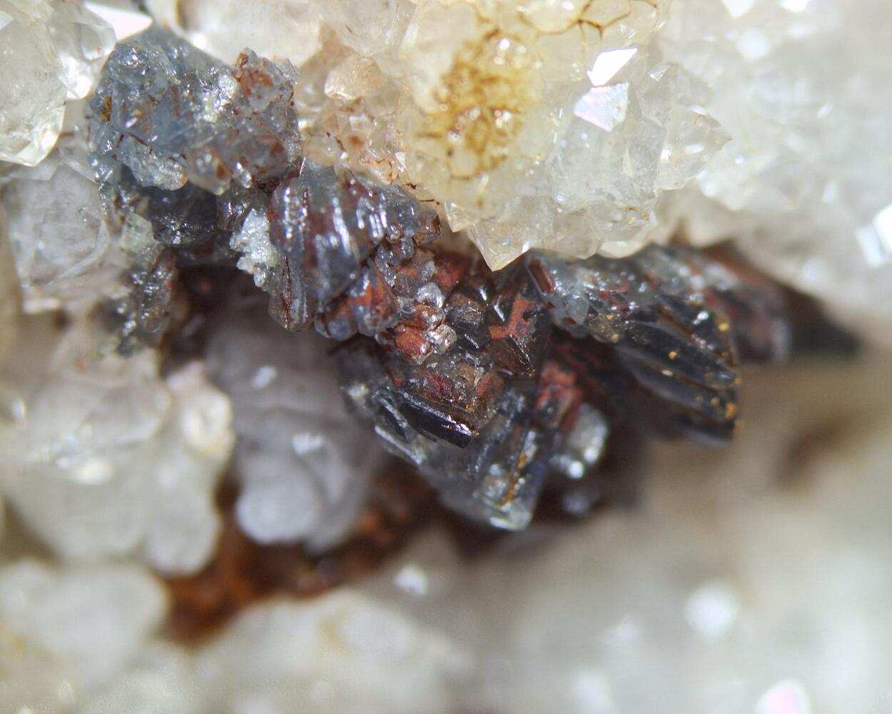 Bariopharmacosiderite & Scorodite