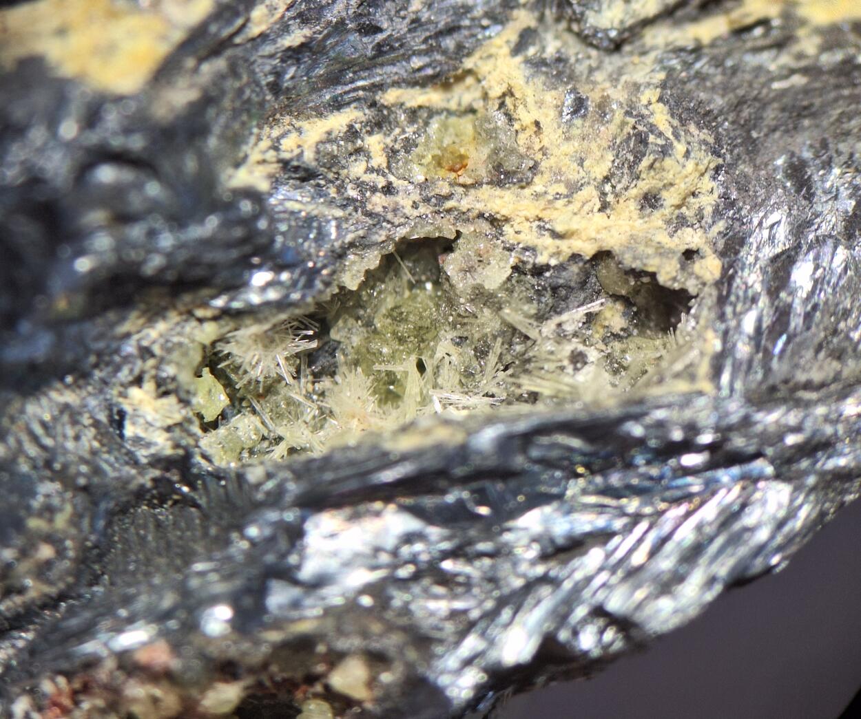 Peretaite Klebelsbergite & Stibnite