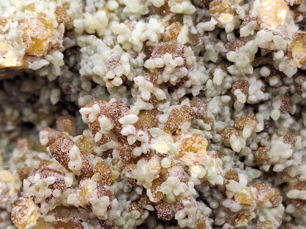 Mimetite & Smithsonite