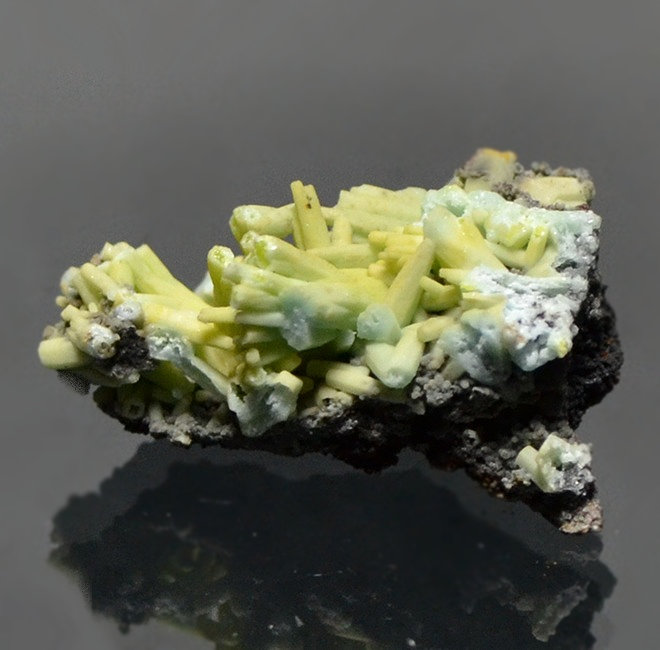 Plumbogummite