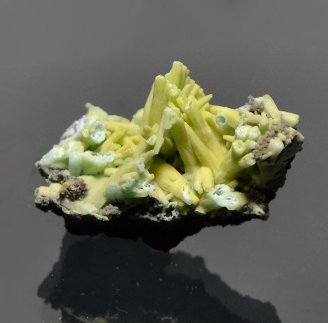 Plumbogummite