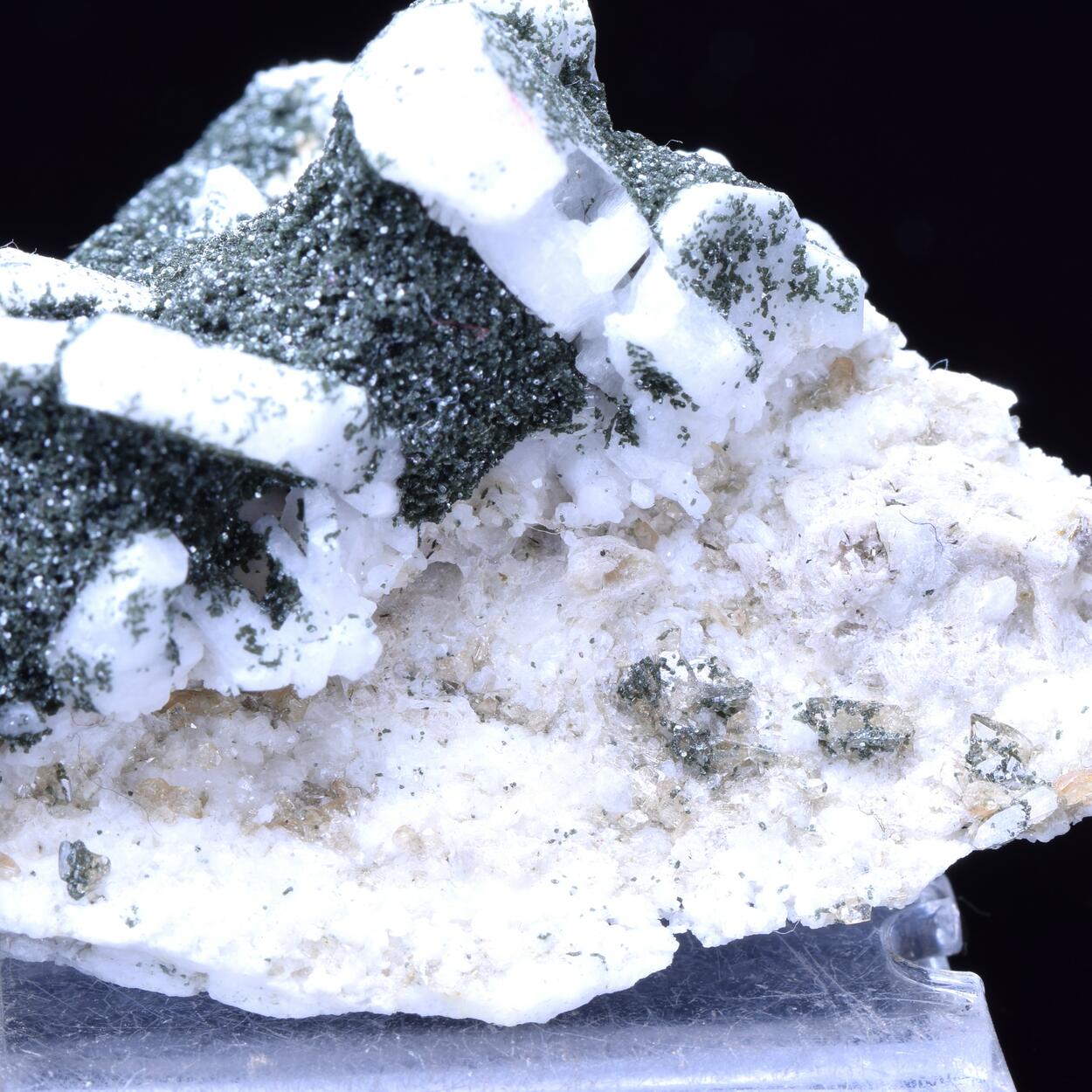 Pericline & Titanite & Chlorite