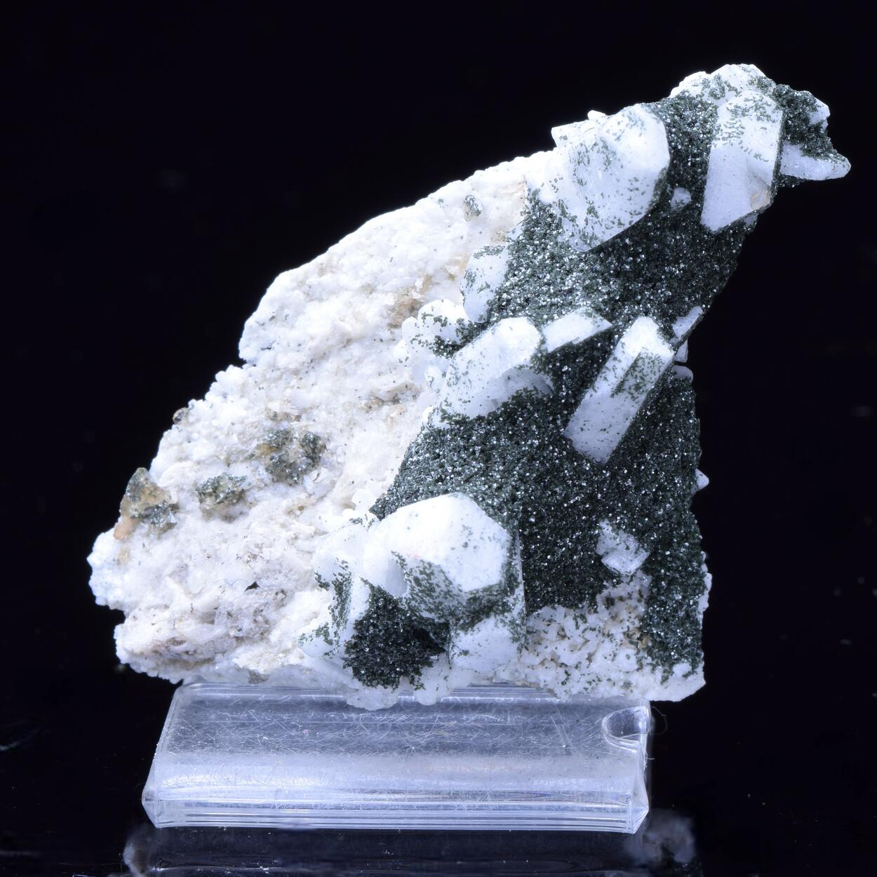 Pericline & Titanite & Chlorite