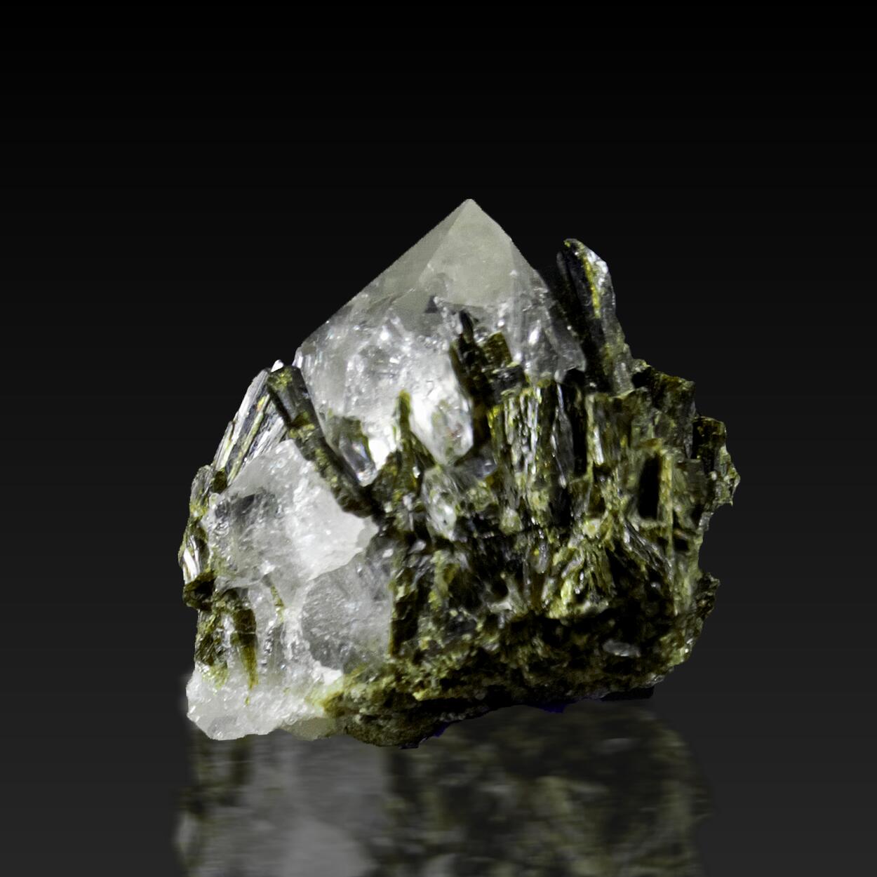 Quartz With Epidote