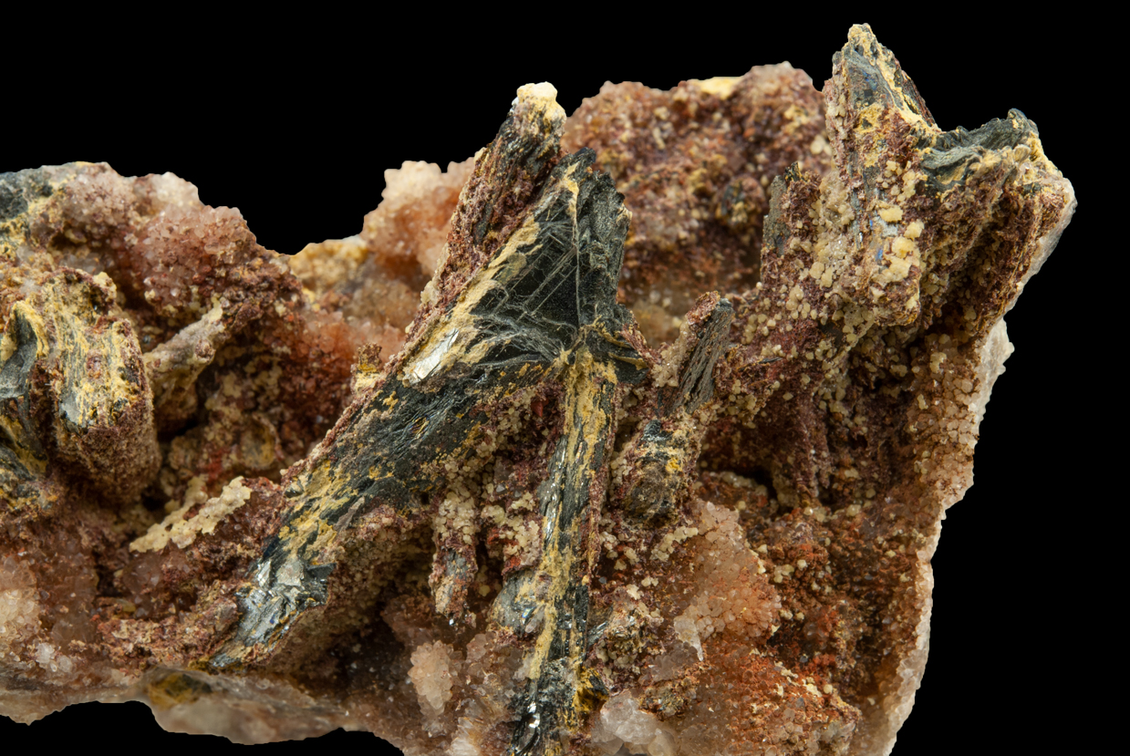 Klebelsbergite Stibnite Metastibnite Sulphur & Quartz