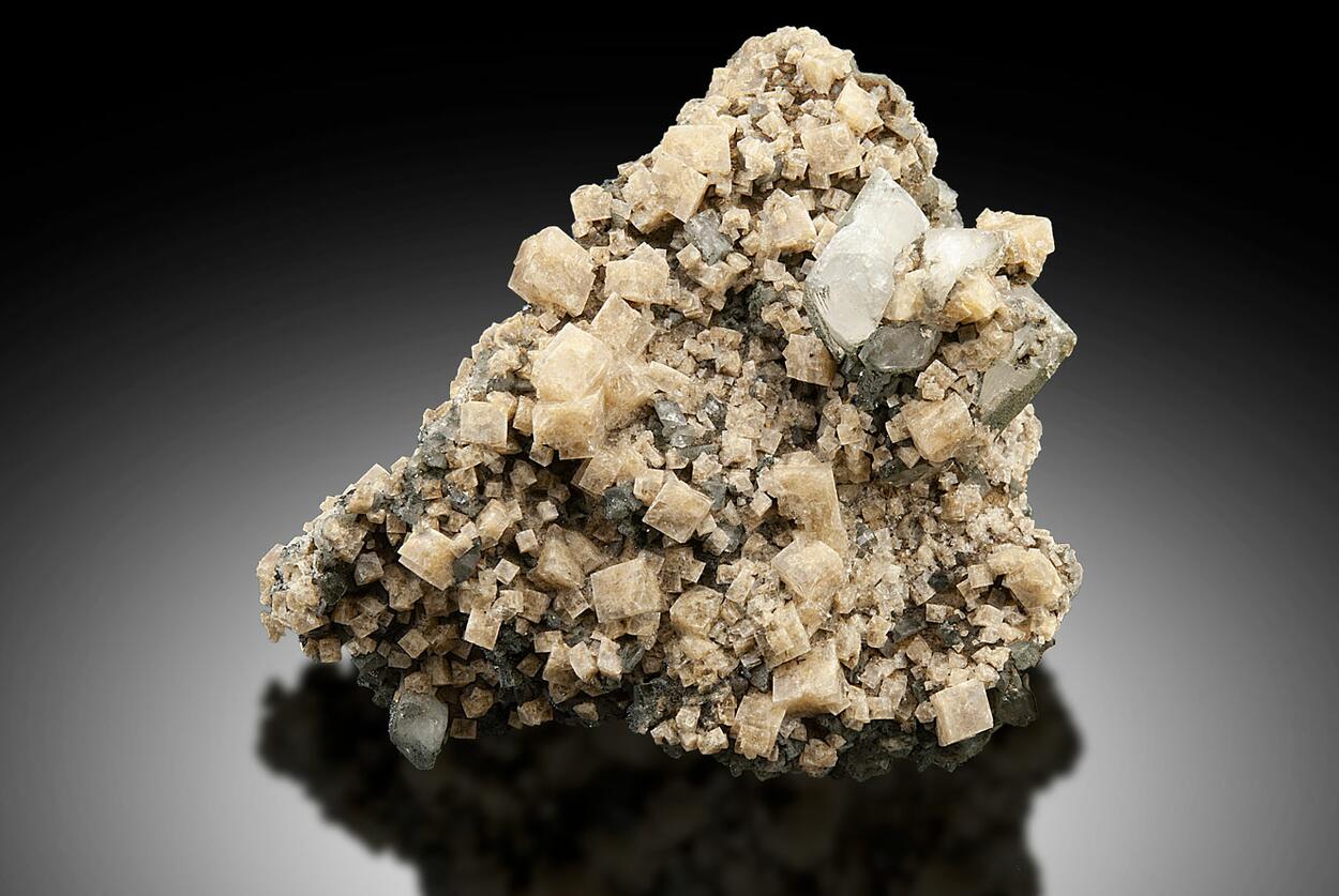 K Feldspar Var Adularia Calcite & Hematite