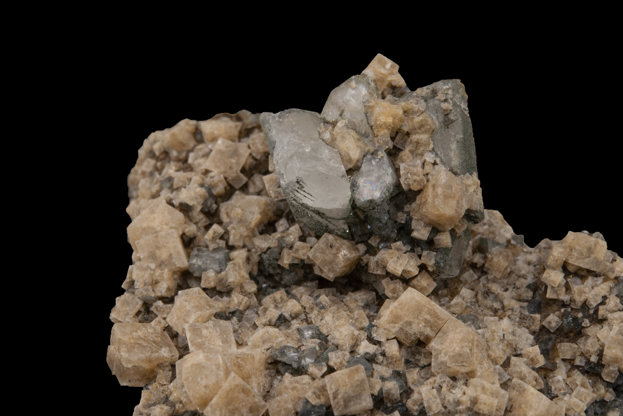 K Feldspar Var Adularia Calcite & Hematite