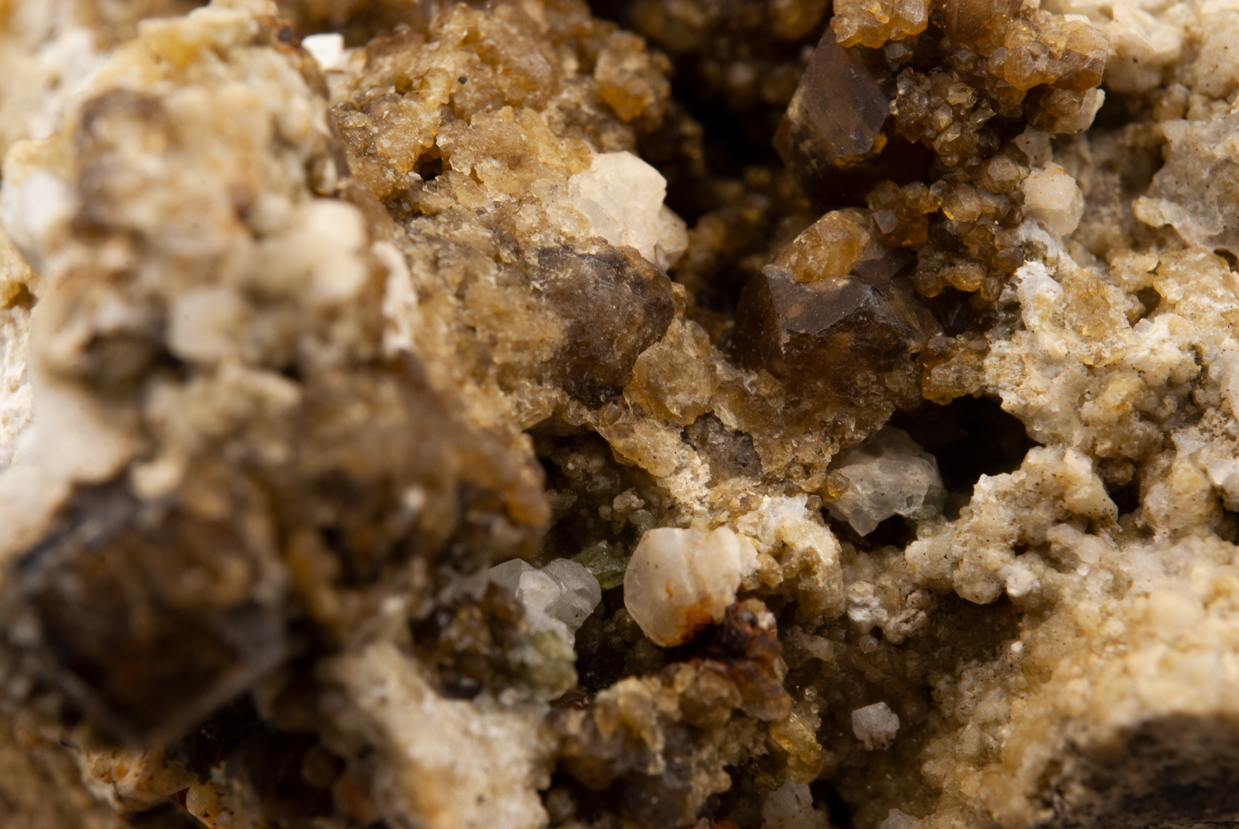 Liottite Vesuvianite & Grossular