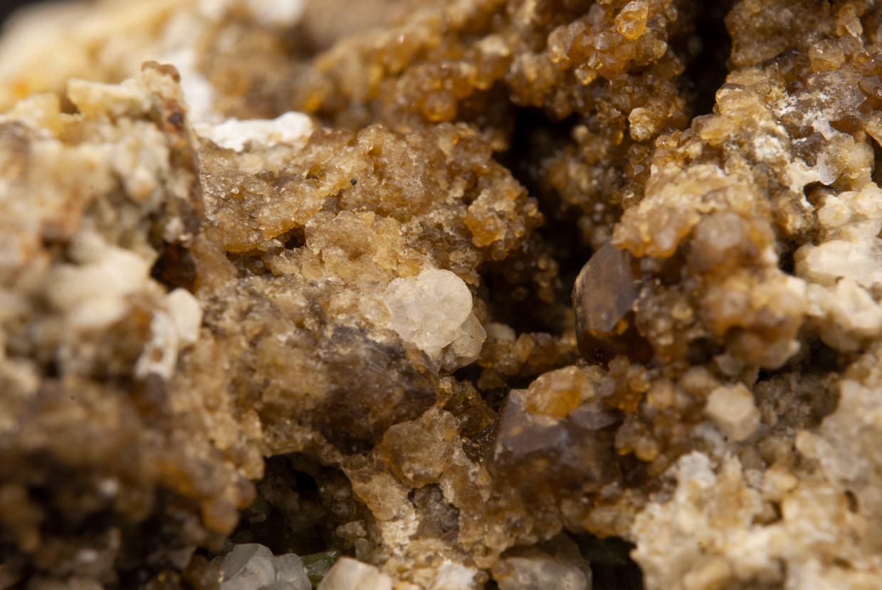 Liottite Vesuvianite & Grossular