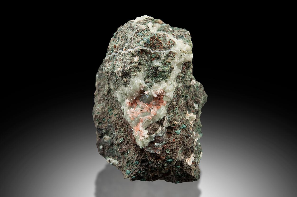 Gonnardite Natrolite & Calcite