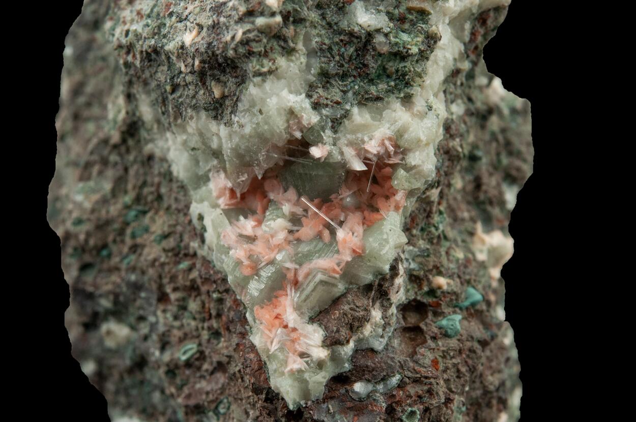 Gonnardite Natrolite & Calcite