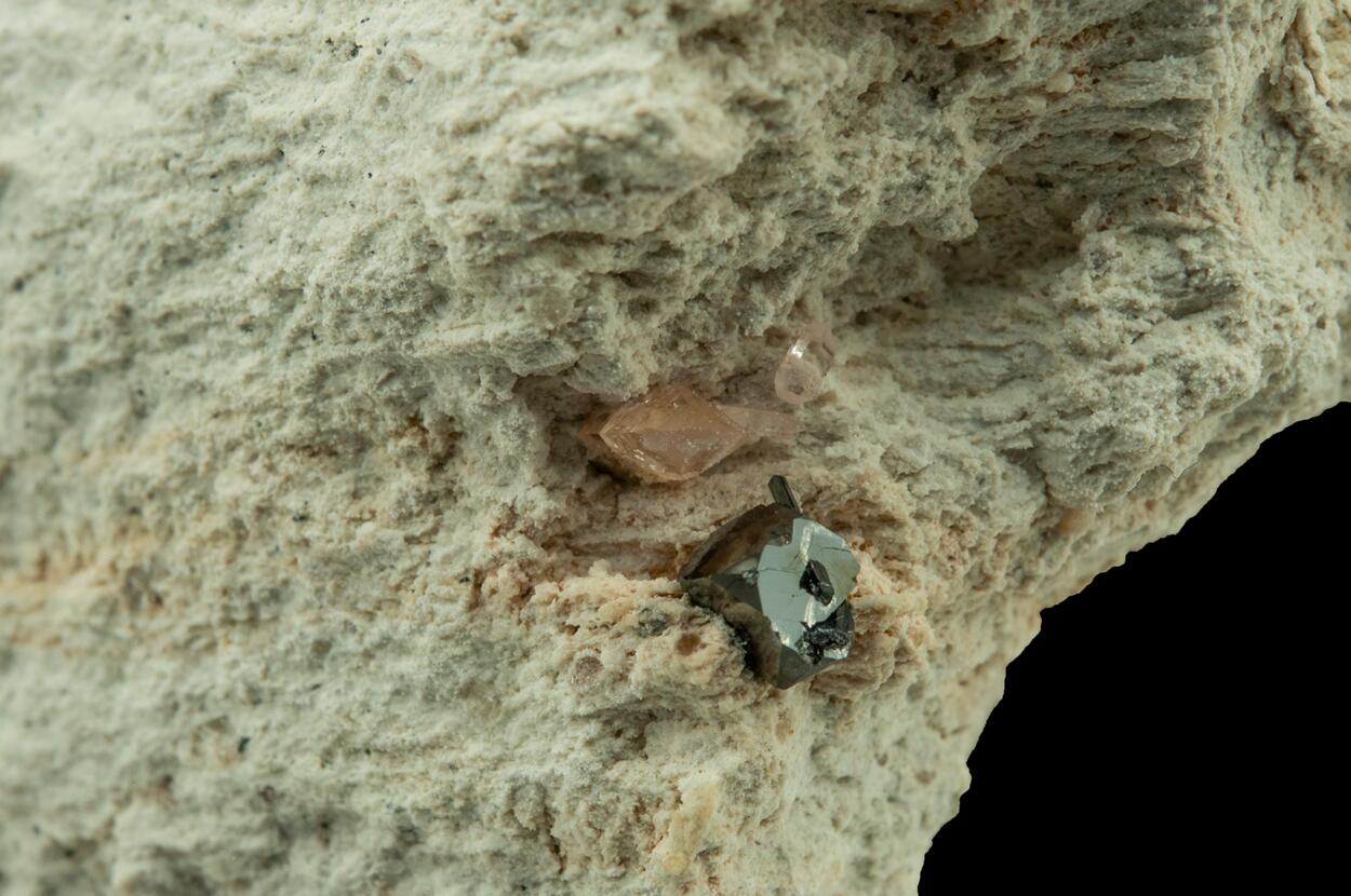 Bixbyite Topaz & Pseudobrookite