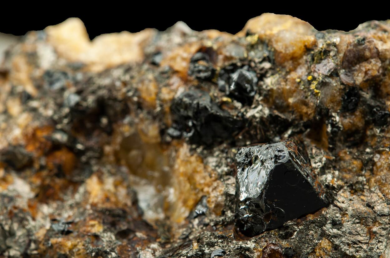 Gahnite On Pyrrhotite