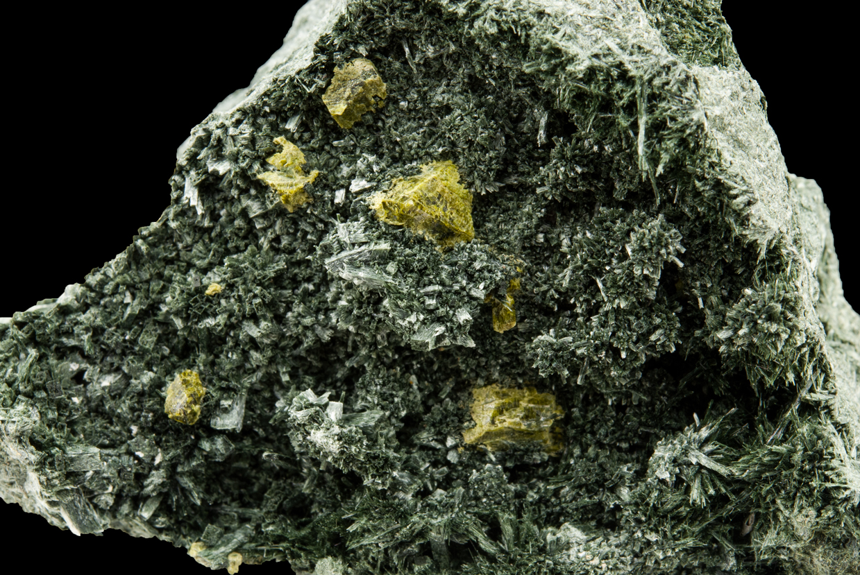 Amphibole Supergroup Var Uralite & Epidote