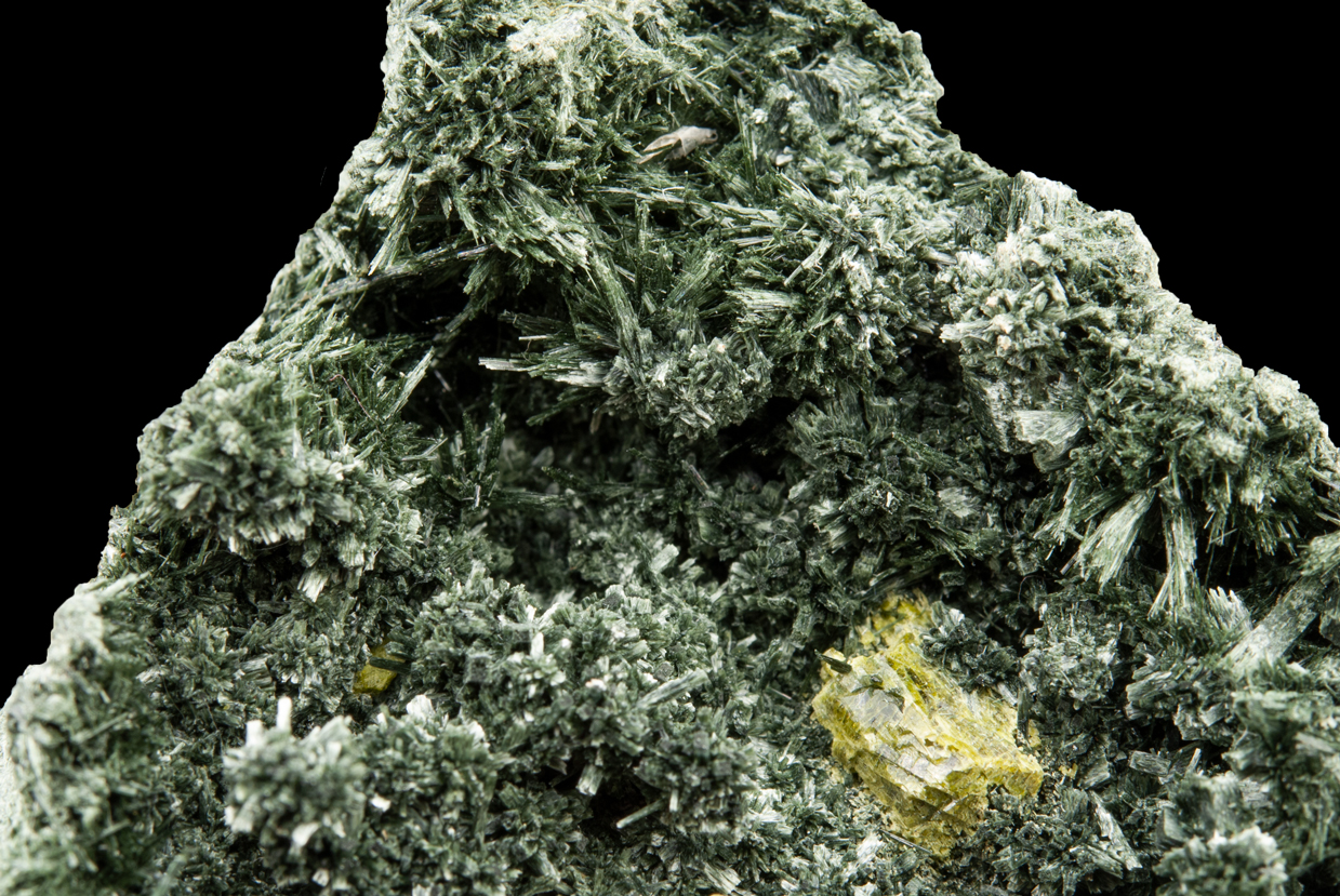 Amphibole Supergroup Var Uralite & Epidote